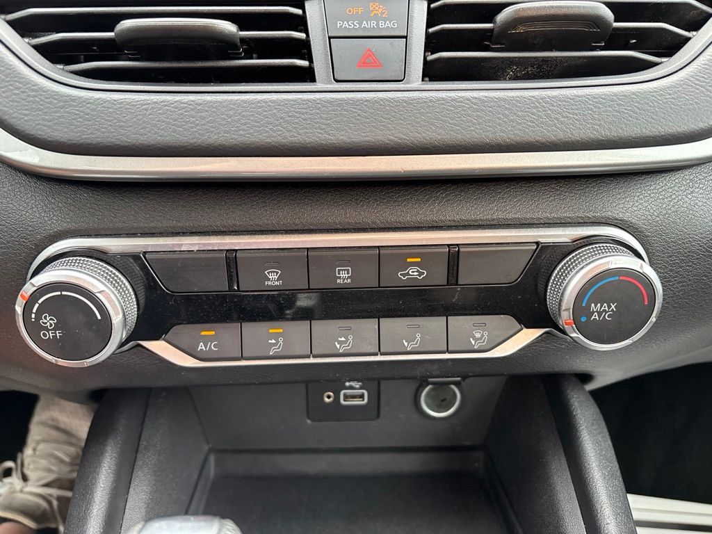 Used 2024 Nissan Altima Sedan