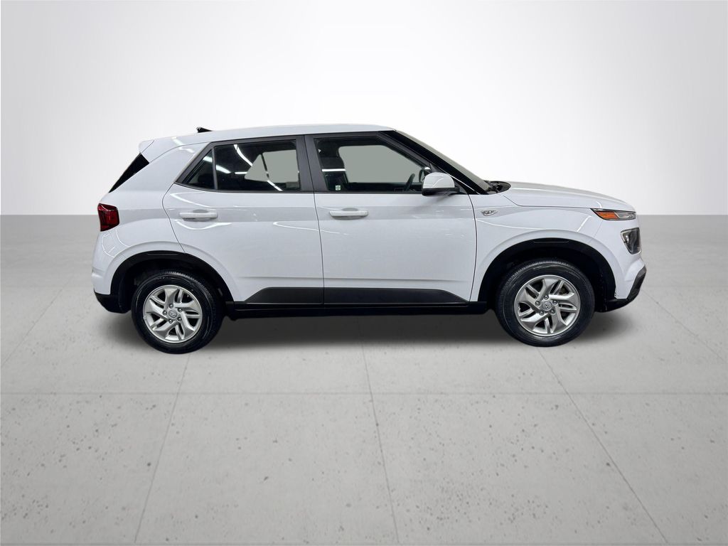 2022 Hyundai Venue SE