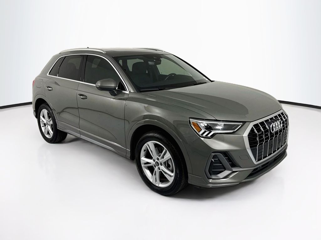 Thumbnail: 2023 Audi Q3 - 3