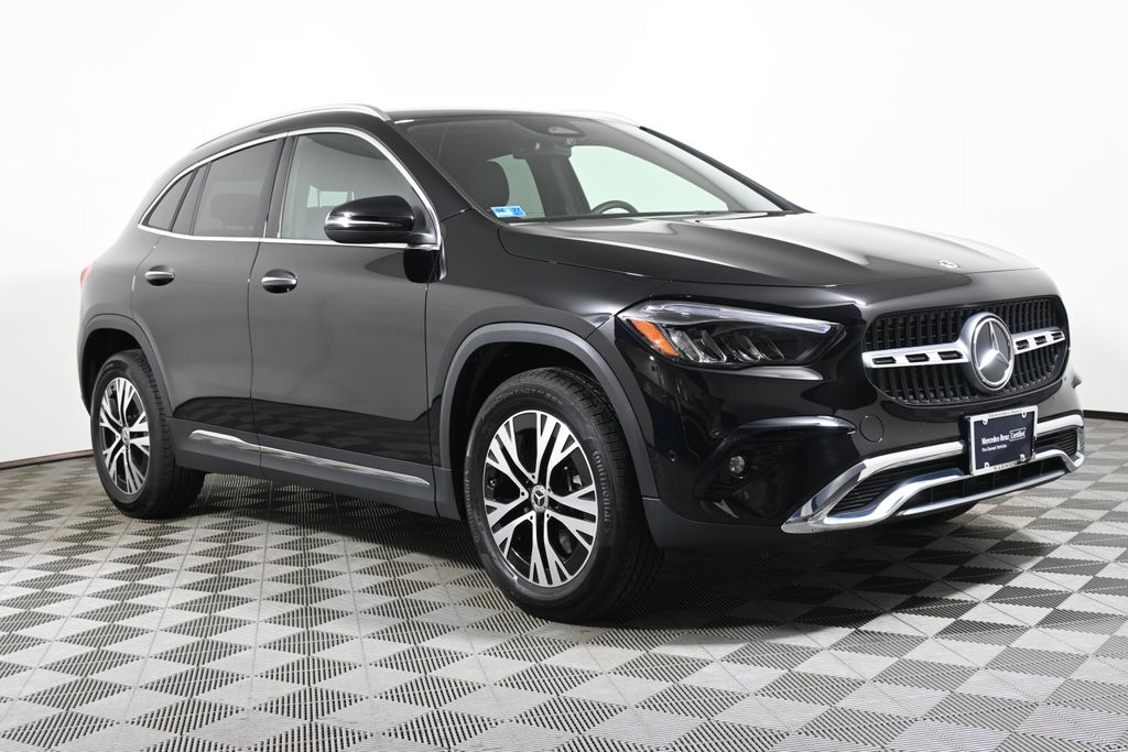 2025 Mercedes-Benz GLA 250 4MATIC 8