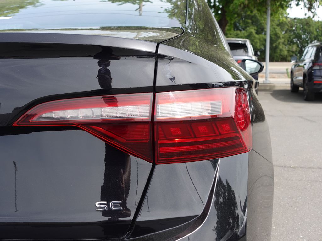 Used 2024  Volkswagen 1.5T SE image 7