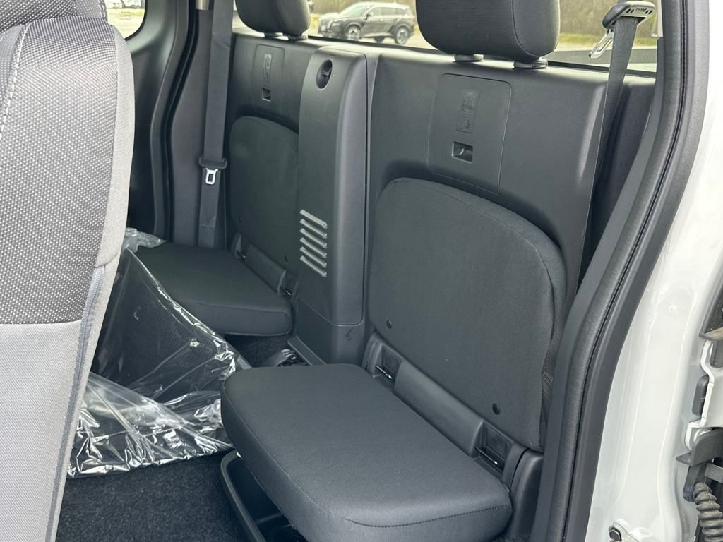 2025 Nissan Frontier SV photo