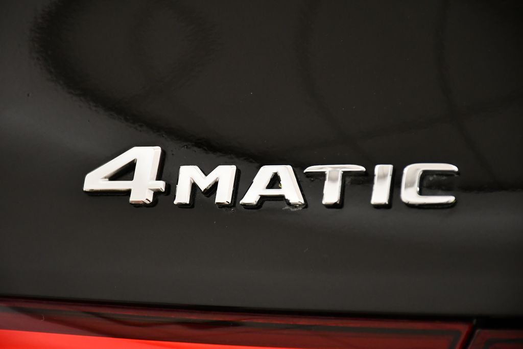 Thumbnail: 2021 Mercedes-Benz GLB - 10