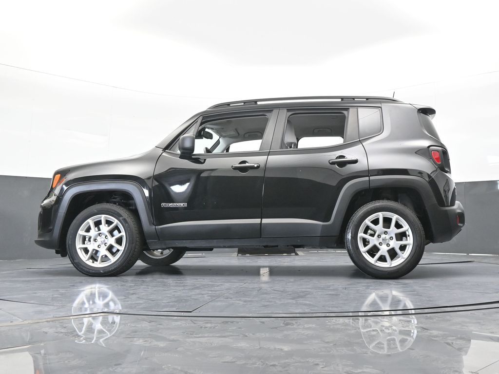 Used 2022 Black Clearcoat Jeep Latitude image 60