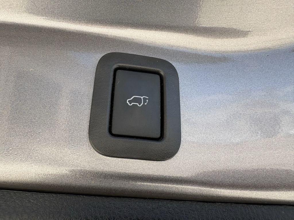 2019 Toyota Highlander XLE Gray at Gullo Toyota