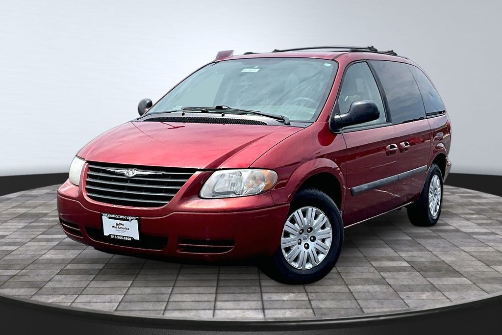 Inferno Red Crystal Pearl 2005 Chrysler Town & Country Minivan Front-Wheel Drive 4-Speed Automatic