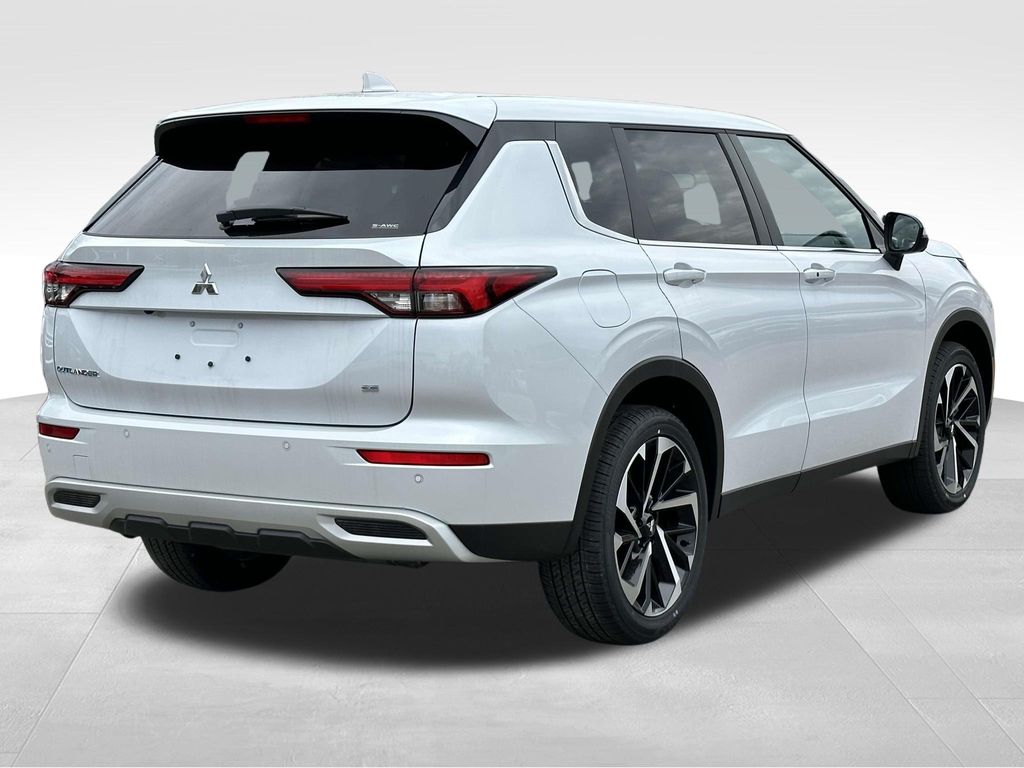 2024 Mitsubishi Outlander SE 6