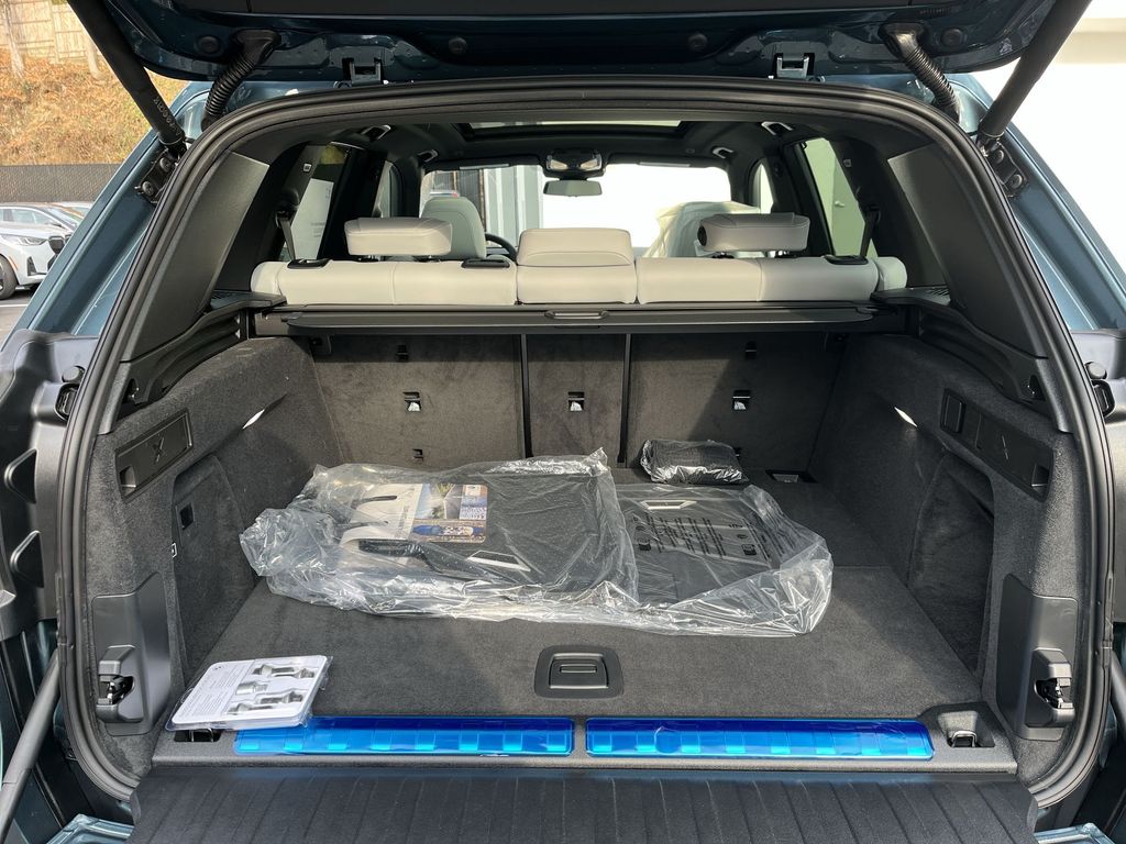 Thumbnail: 2026 BMW X5 - 24