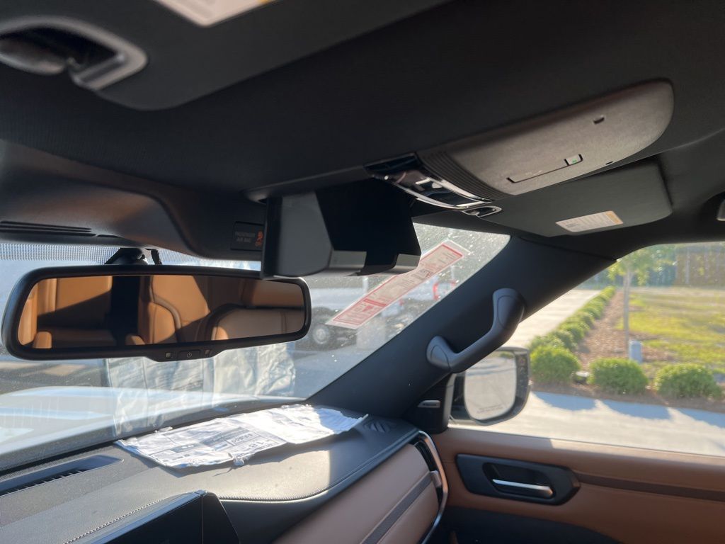 2025 Aspen White Tricoat Nissan Armada SL RWD SUV