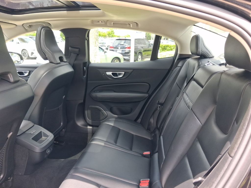 2025 Volvo S60 Core - Photo 8