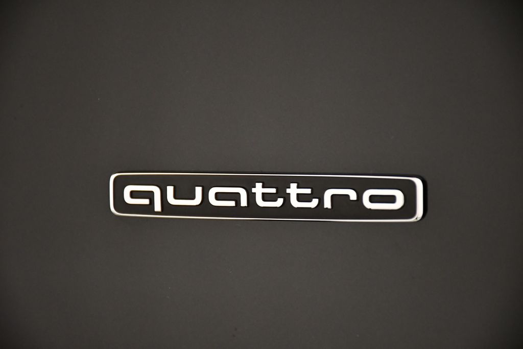 Thumbnail: 2025 Audi Q5 - 10