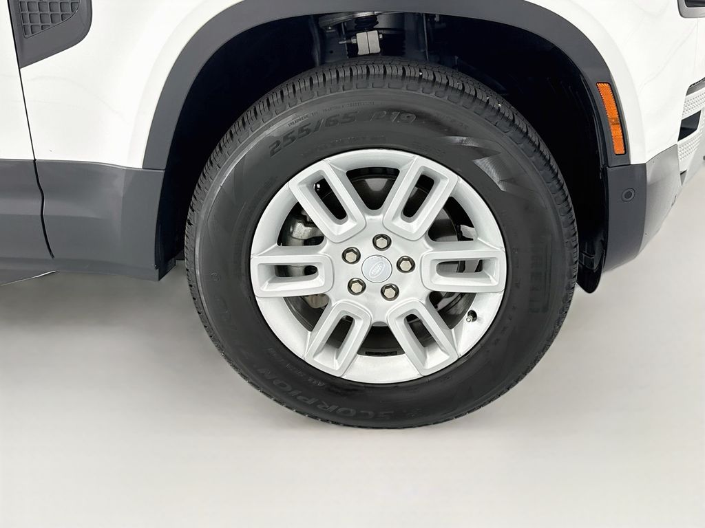 Thumbnail: 2023 Land Rover Defender - 31