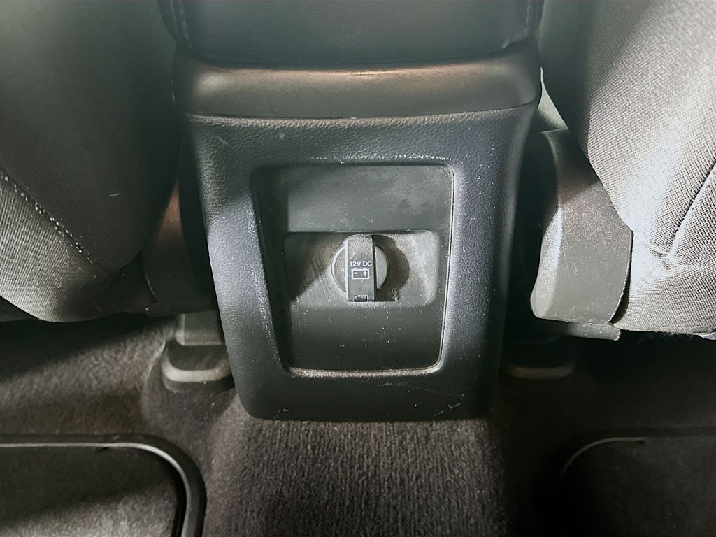 Used 2018 Gray Dodge SE image 20