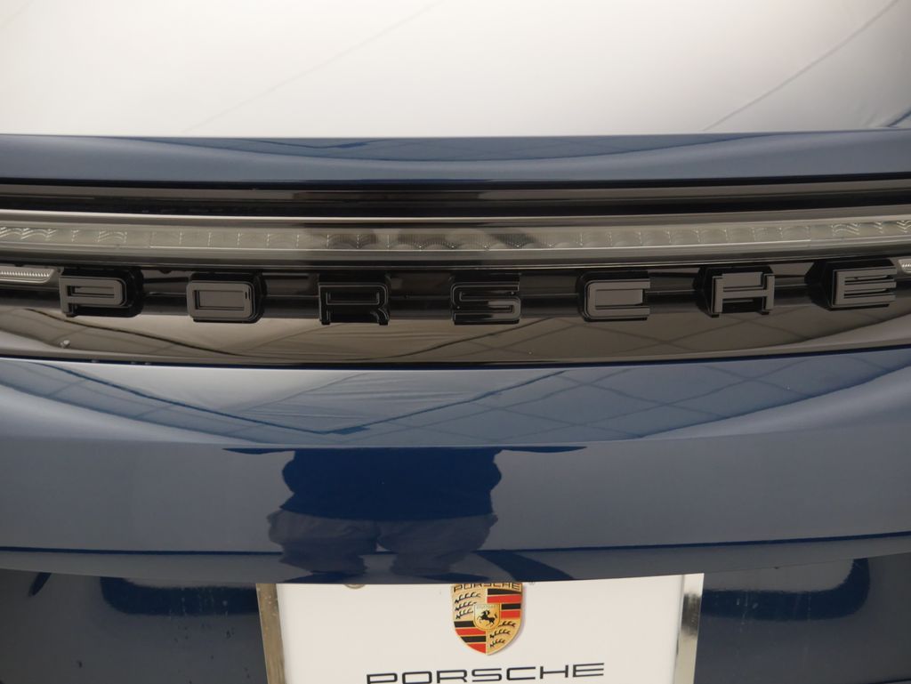 Thumbnail: 2026 Porsche Panamera - 11