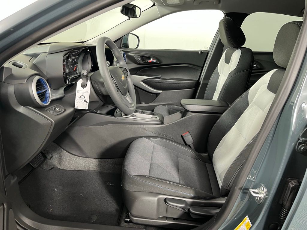 Thumbnail: 2025 Chevrolet Trax - 20
