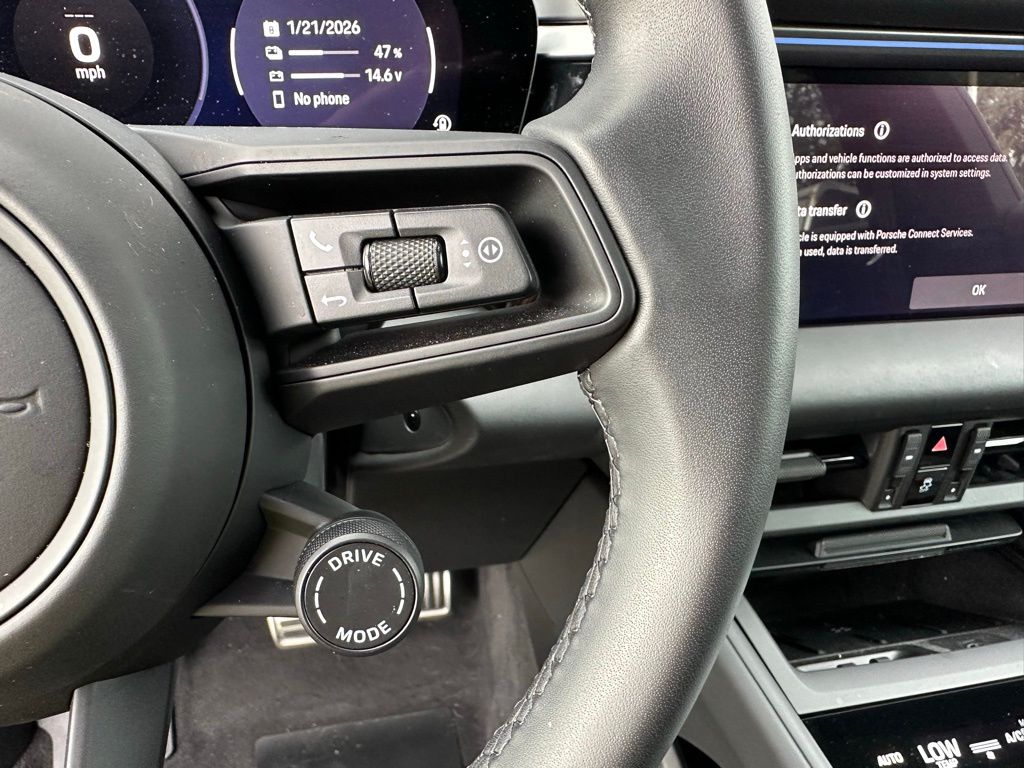 Thumbnail: 2025 Porsche Macan - 18