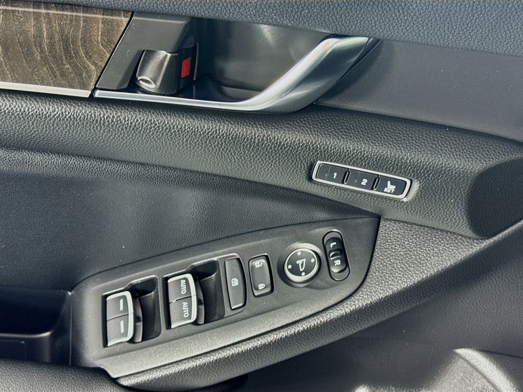 Used Car 2021 Honda Accord Hybrid  Ex-l For Sale Under $30,000 In Austin, Texas