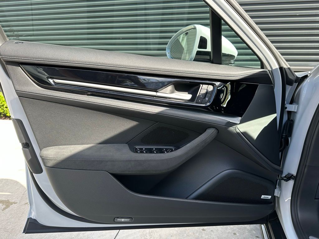 Thumbnail: 2025 Porsche Panamera - 14