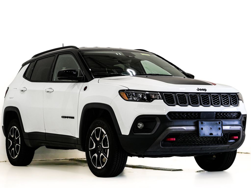Bright White Clearcoat 2025 Jeep Compass SUV / Crossover Four-Wheel Drive 8-Speed Automatic
