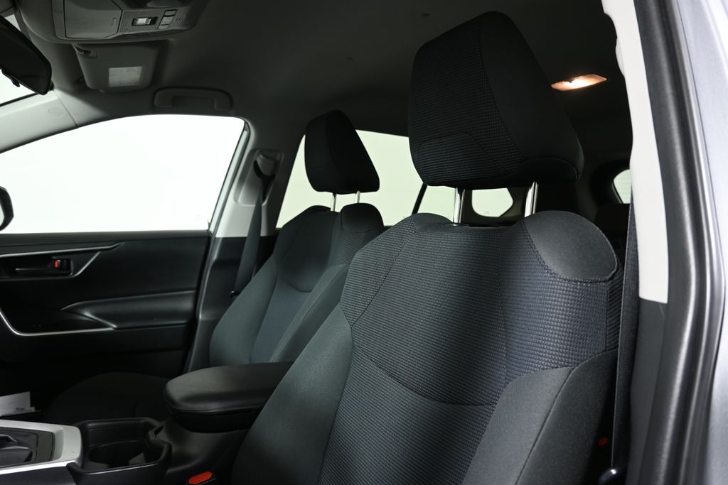 Thumbnail: 2019 Toyota RAV4 - 4