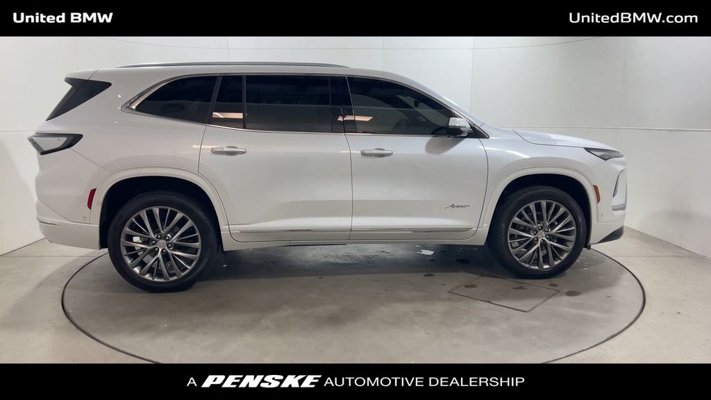 2025 Buick Enclave Avenir 9