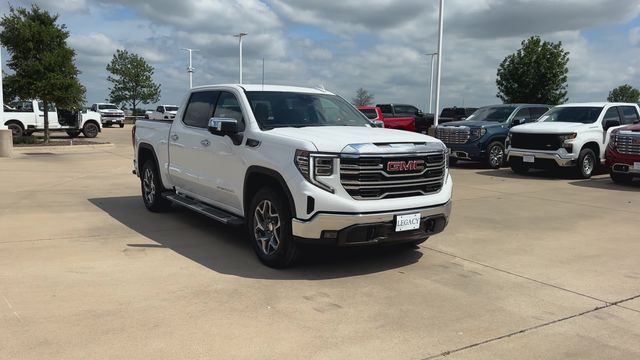 New 2026 White GMC SLT image 3