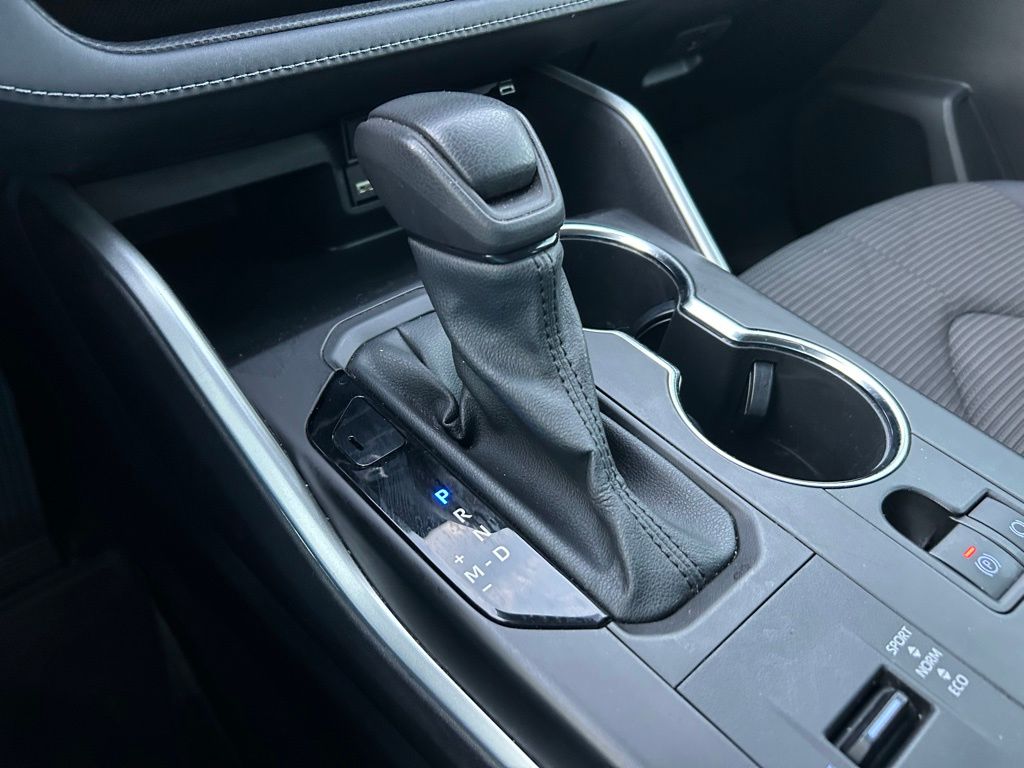 Thumbnail: 2021 Toyota Highlander - 28