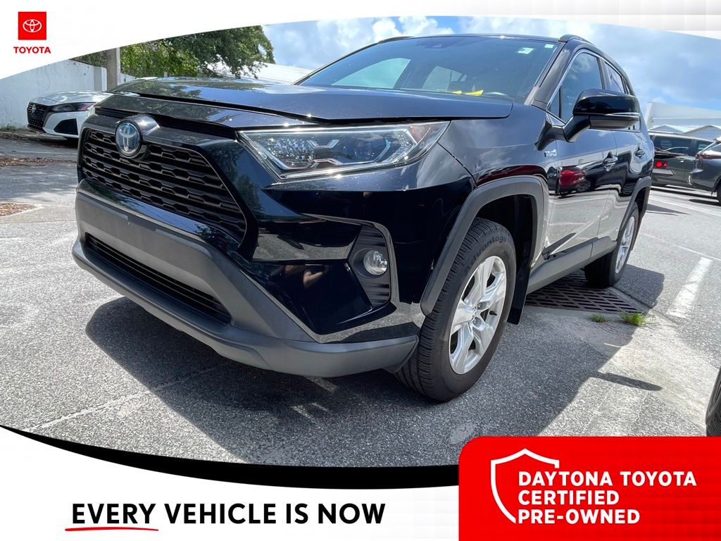 2021 Toyota RAV4 XLE - Photo 9