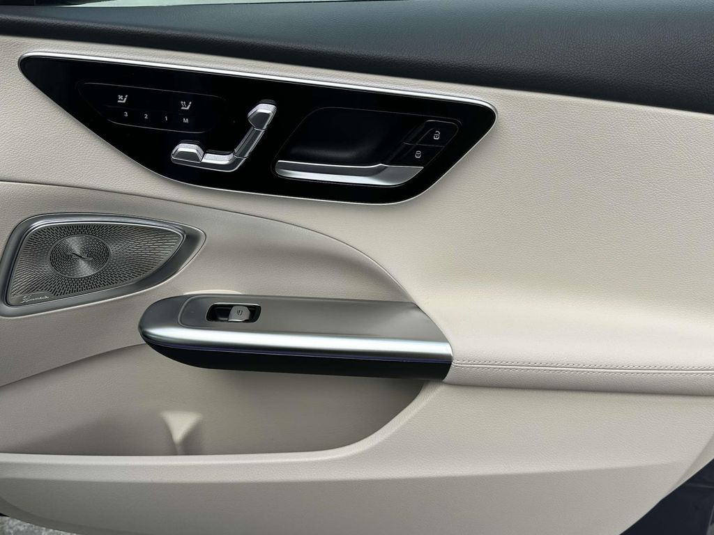 Thumbnail: 2025 Mercedes-Benz C-Class - 13