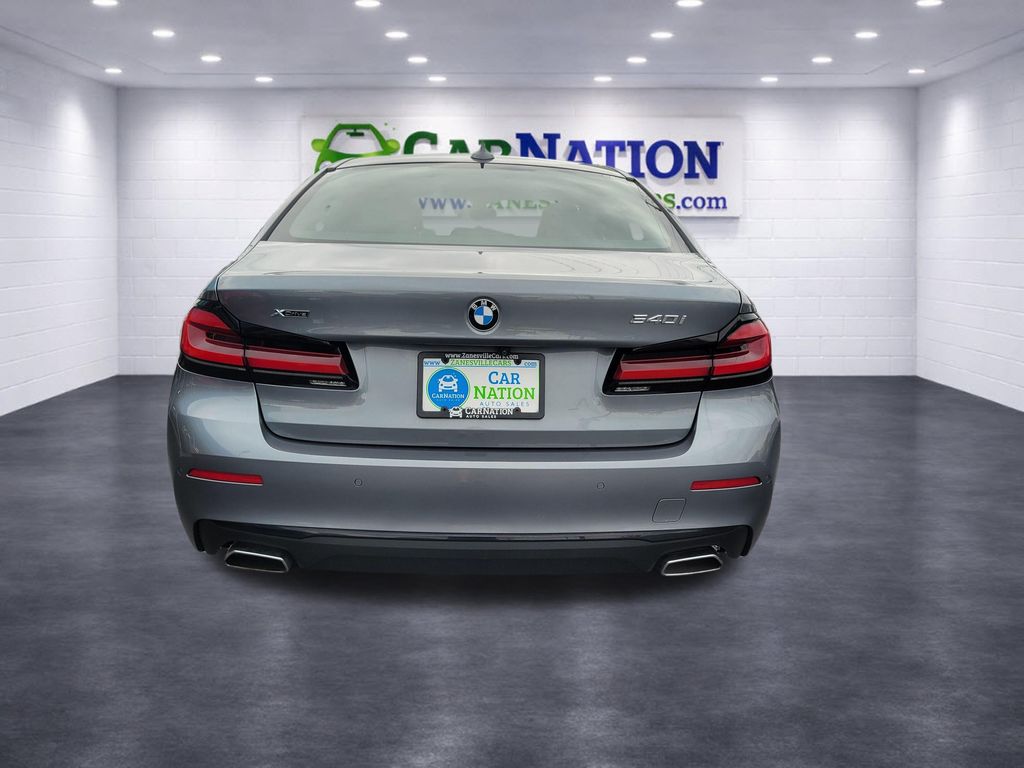 Photo 4 of 2021 BMW 5 Series 540i xDrive