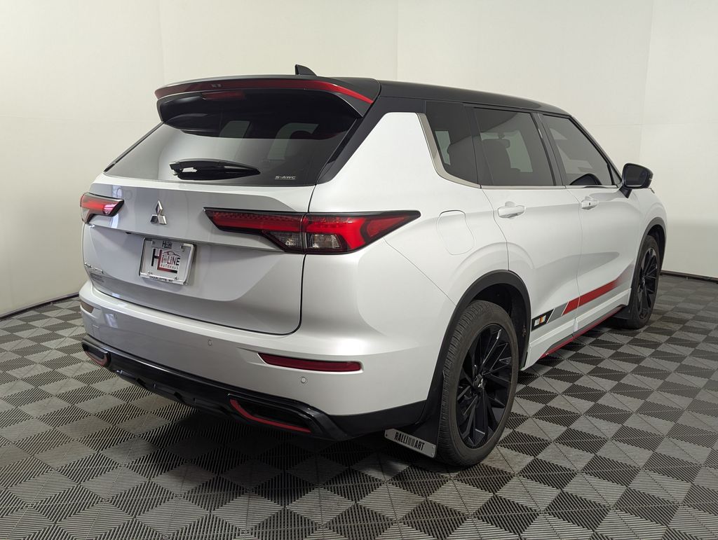 2024 White Mitsubishi Outlander SE Ralliart 4X4 SUV