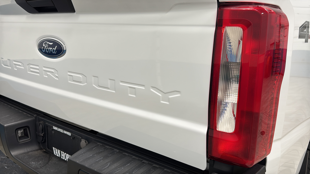 Used 2023 Oxford White Ford XL image 32