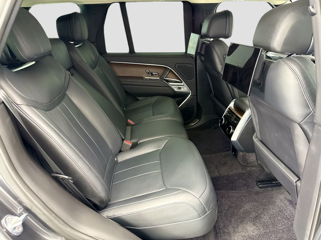 Thumbnail: 2023 Land Rover Range Rover - 21