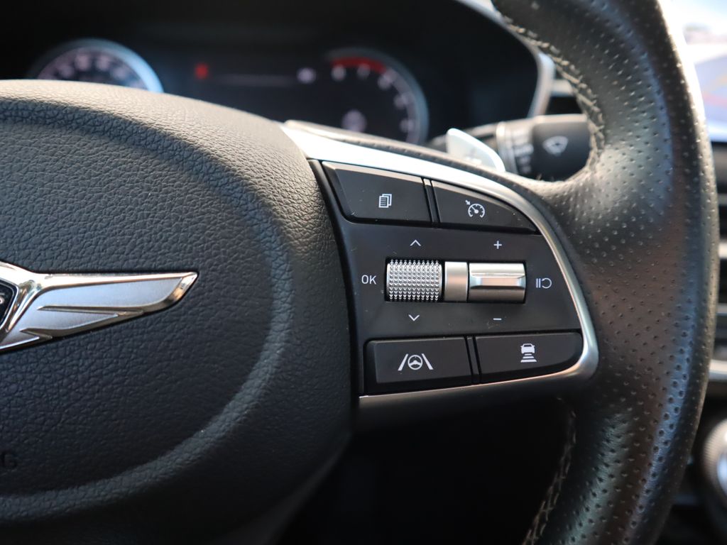 Thumbnail: 2022 Genesis G70 - 12
