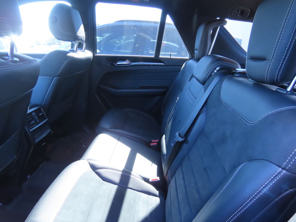 Thumbnail: 2013 Mercedes-Benz M-Class - 11