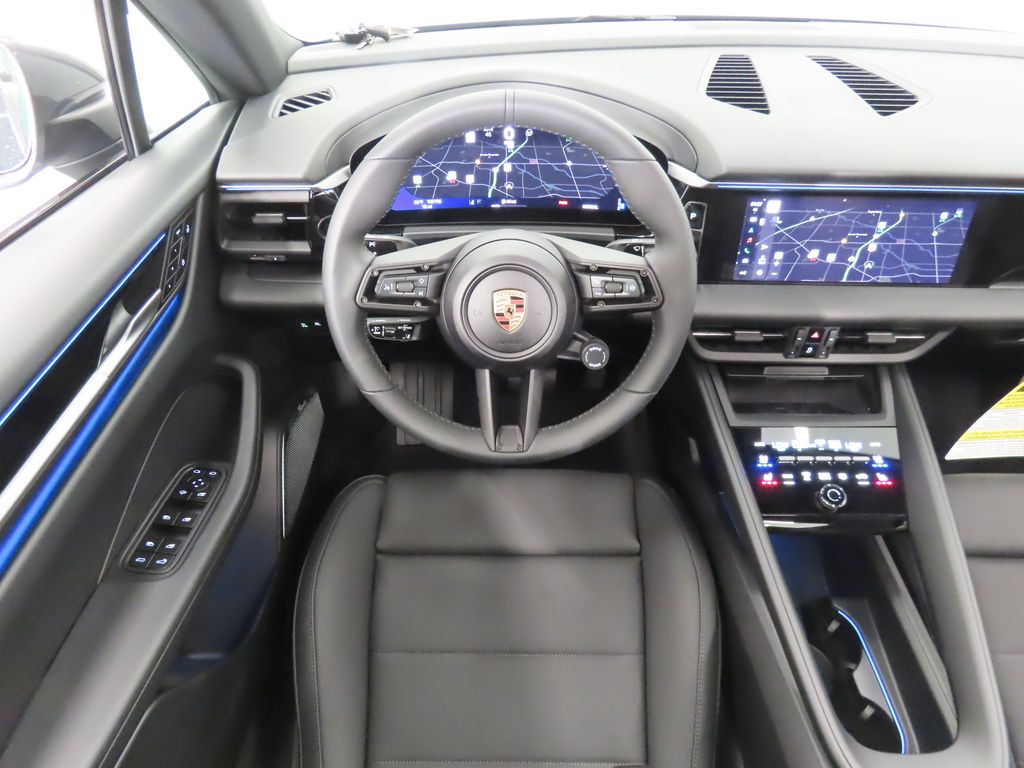 Thumbnail: 2025 Porsche Macan - 17