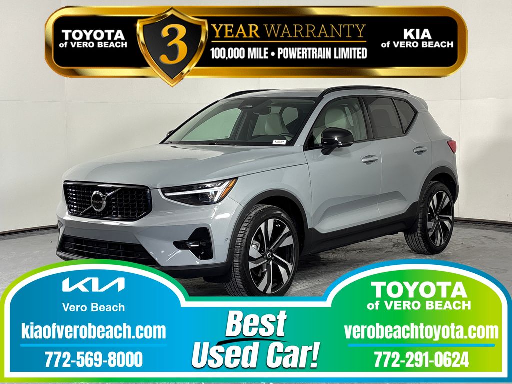 Gray Metallic 2026 Volvo XC40 B5 Ultra AWD SUV / Crossover All-Wheel Drive Automatic