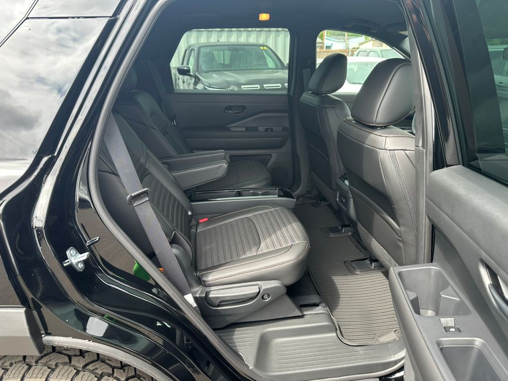 2025 Nissan Pathfinder Rock Creek