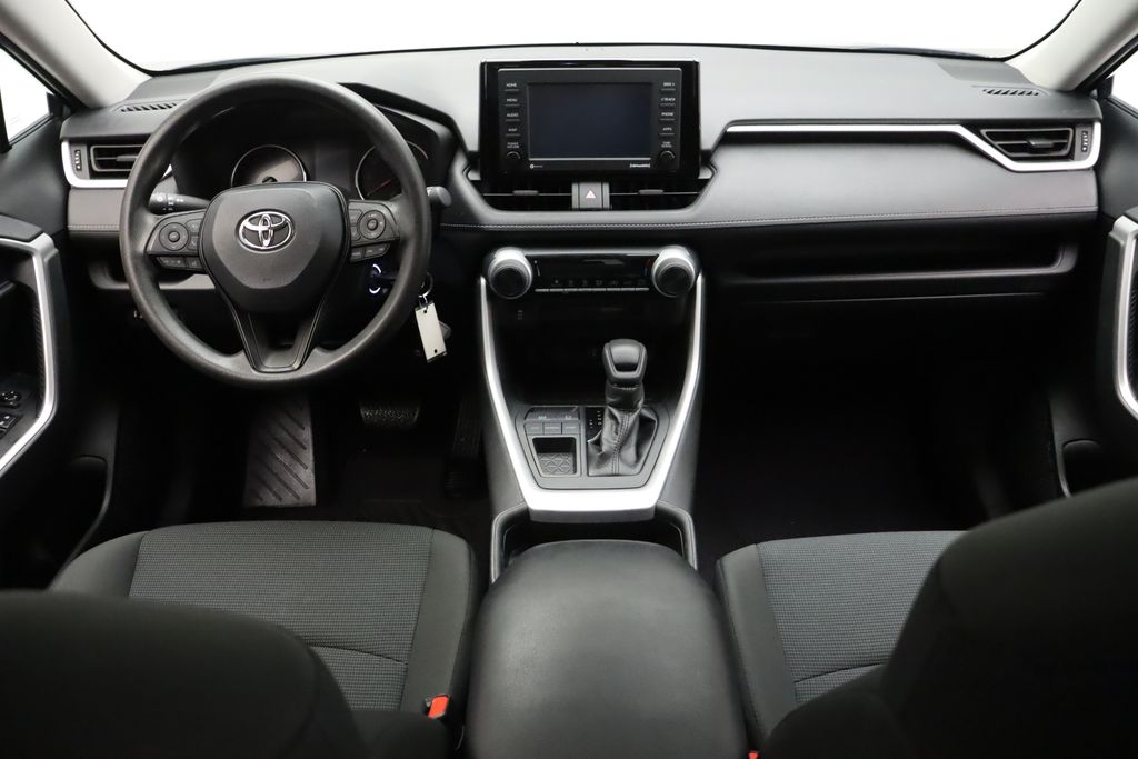 2021 Toyota RAV4 LE 24