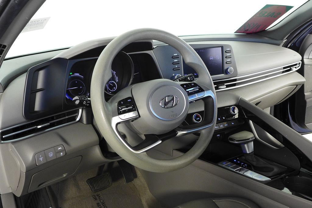 Thumbnail: 2023 Hyundai Elantra - 29