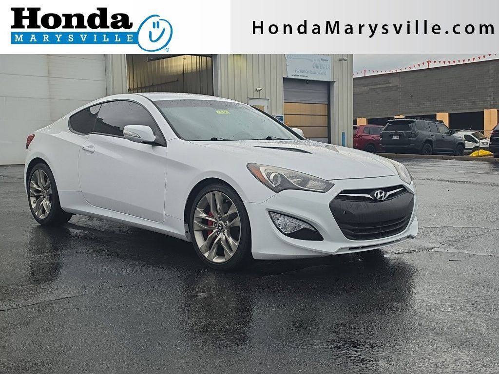 Casablanca White 2016 Hyundai Genesis Coupe Coupe Rear-Wheel Drive 6-Speed Manual