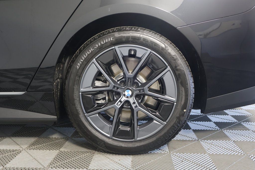 2025 BMW i4 eDrive40 10
