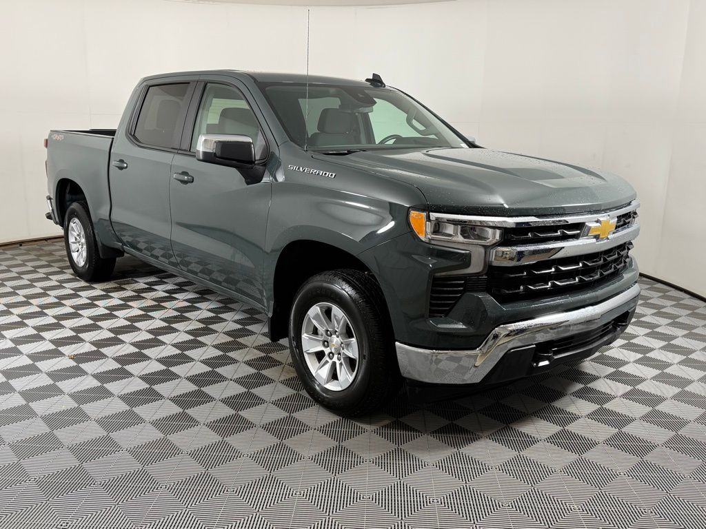 2025 Chevrolet Silverado 1500 LT Crew Cab 4WD