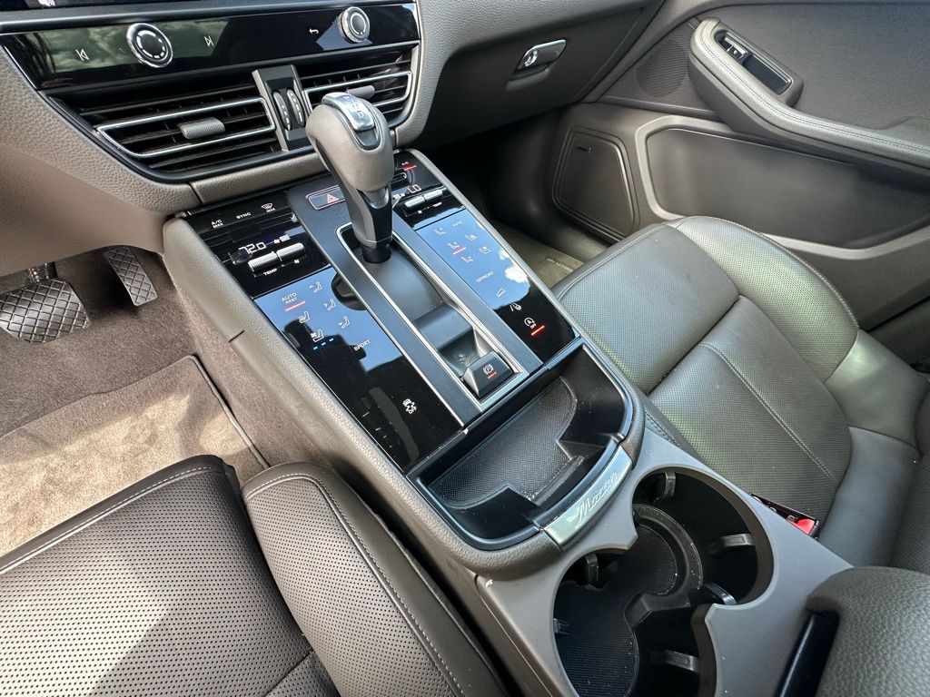 Thumbnail: 2023 Porsche Macan - 27