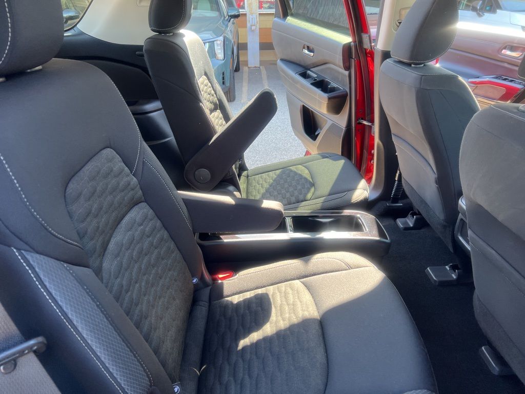 2022 Nissan Pathfinder SV photo