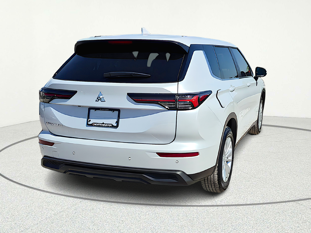 2026 Mitsubishi Outlander ES - 5