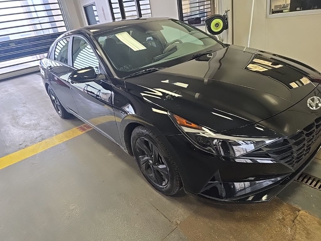2022 Hyundai Elantra SEL FWD