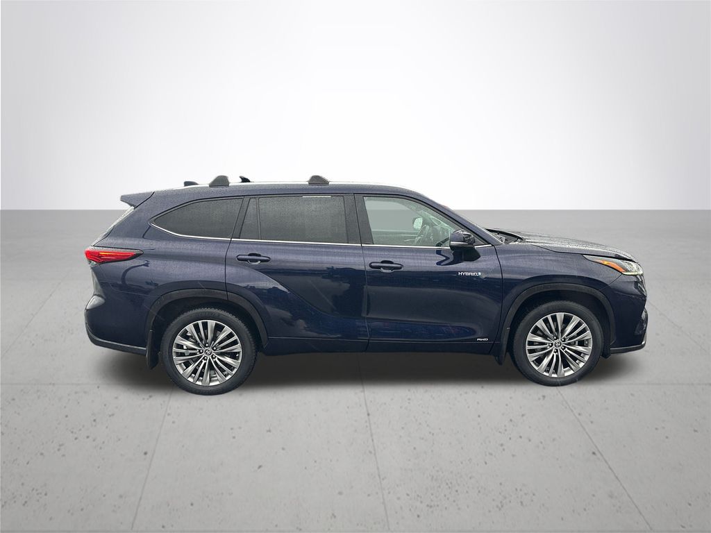 2021 Toyota Highlander Hybrid Platinum