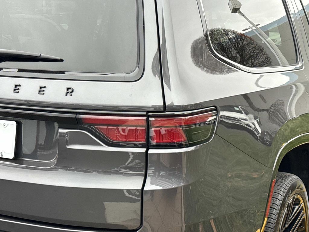 Thumbnail: 2025 Jeep Wagoneer - 8