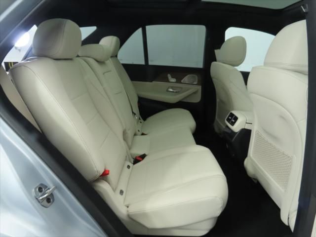 Thumbnail: 2026 Mercedes-Benz GLE - 24